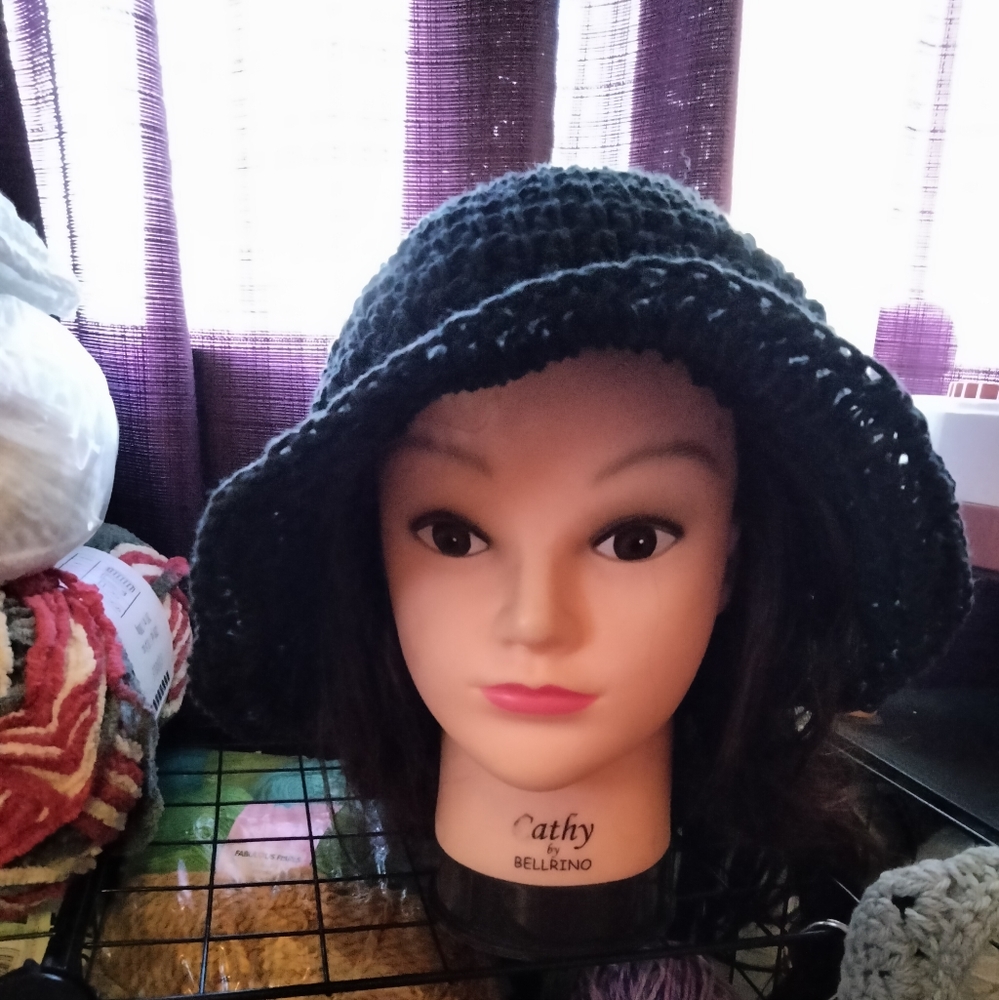 Crochet bucket hat NWOT